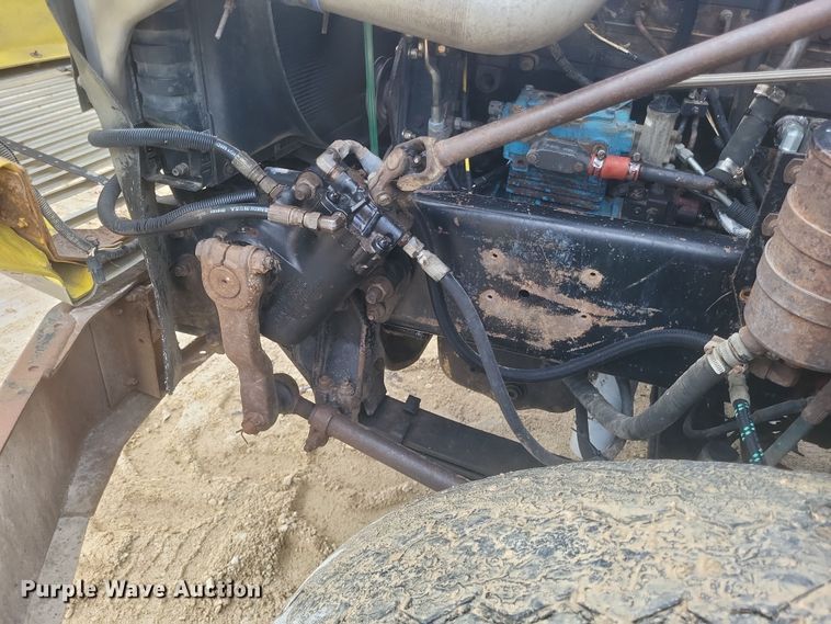 image for item DQ3786 1997 Freightliner dump truck