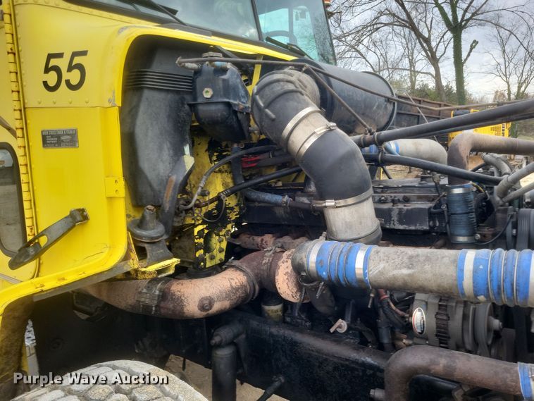 image for item DQ3786 1997 Freightliner dump truck