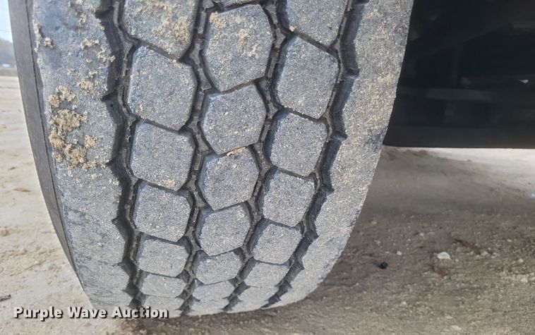 image for item DQ3786 1997 Freightliner dump truck