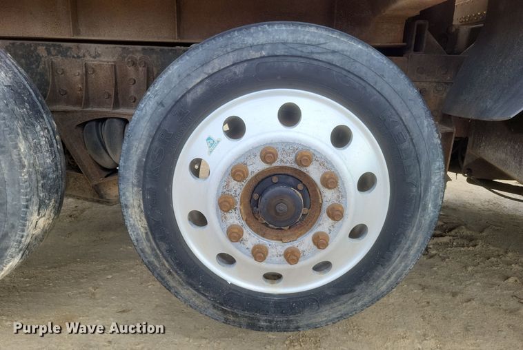 image for item DQ3786 1997 Freightliner dump truck