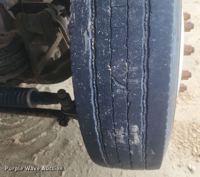 image for item DQ3786 1997 Freightliner dump truck