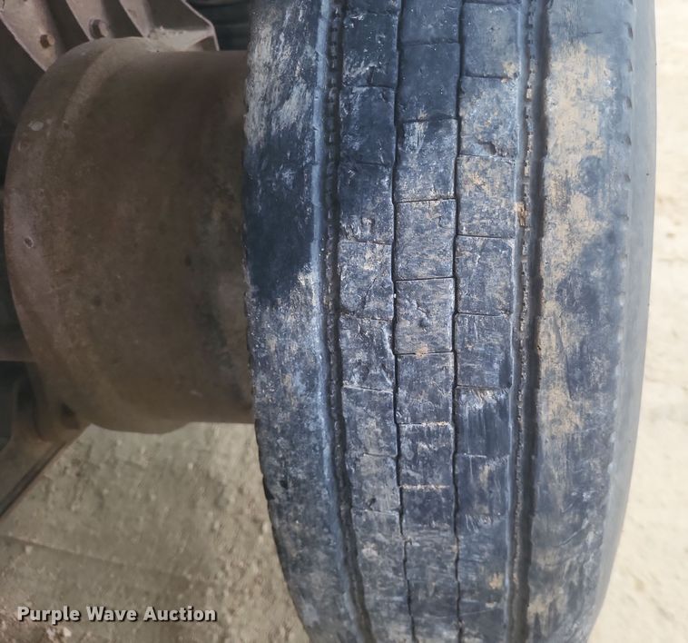 image for item DQ3786 1997 Freightliner dump truck