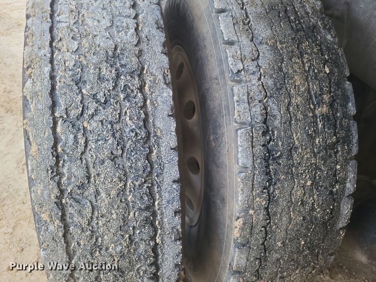 image for item DQ3786 1997 Freightliner dump truck