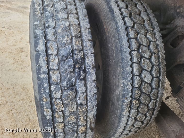 image for item DQ3786 1997 Freightliner dump truck