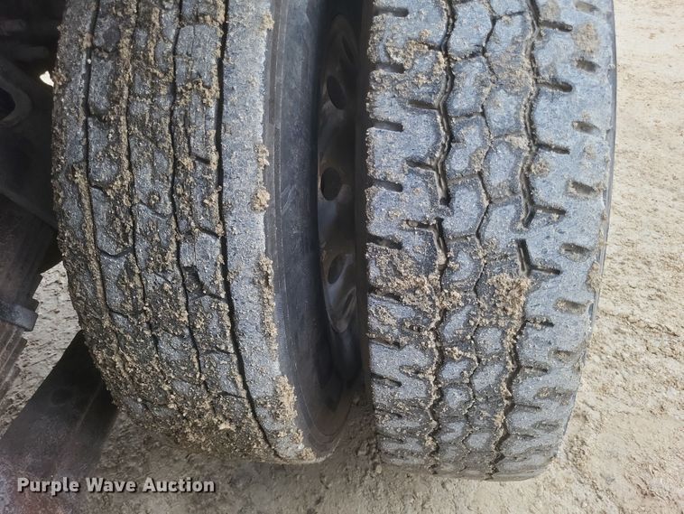 image for item DQ3786 1997 Freightliner dump truck