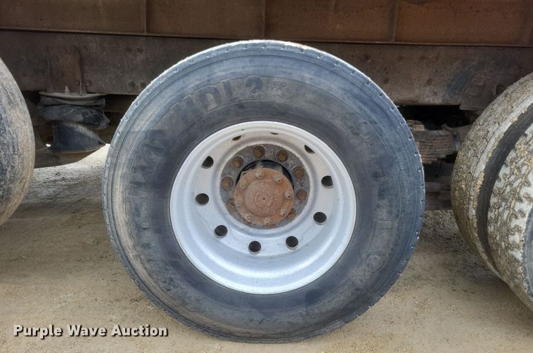 image for item DQ3786 1997 Freightliner dump truck