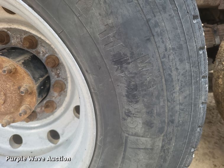 image for item DQ3786 1997 Freightliner dump truck