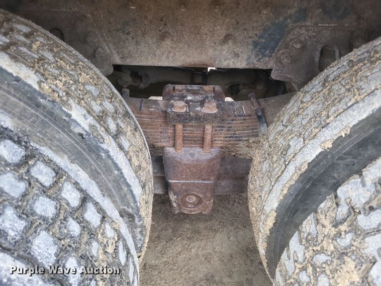 image for item DQ3786 1997 Freightliner dump truck