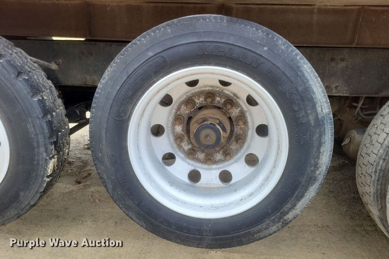 image for item DQ3786 1997 Freightliner dump truck