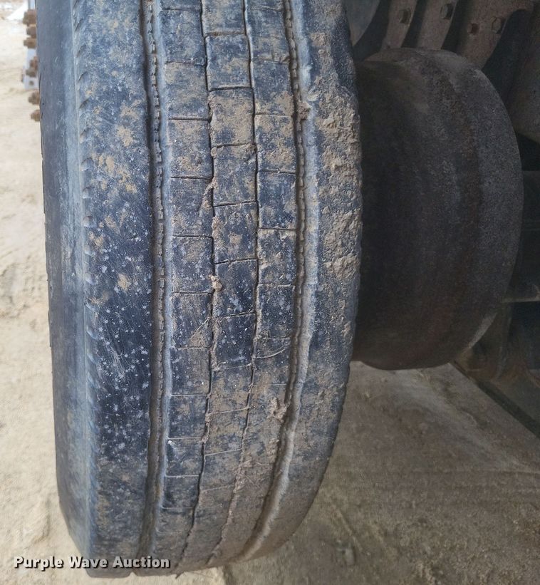 image for item DQ3786 1997 Freightliner dump truck