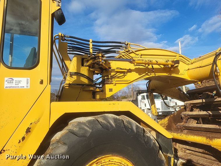 image for item DQ3787 1977 John Deere  762 elevating scraper