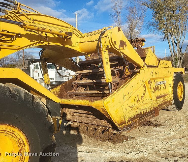 image for item DQ3787 1977 John Deere  762 elevating scraper