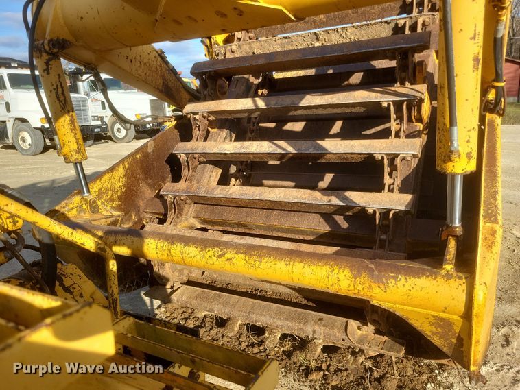 image for item DQ3787 1977 John Deere  762 elevating scraper