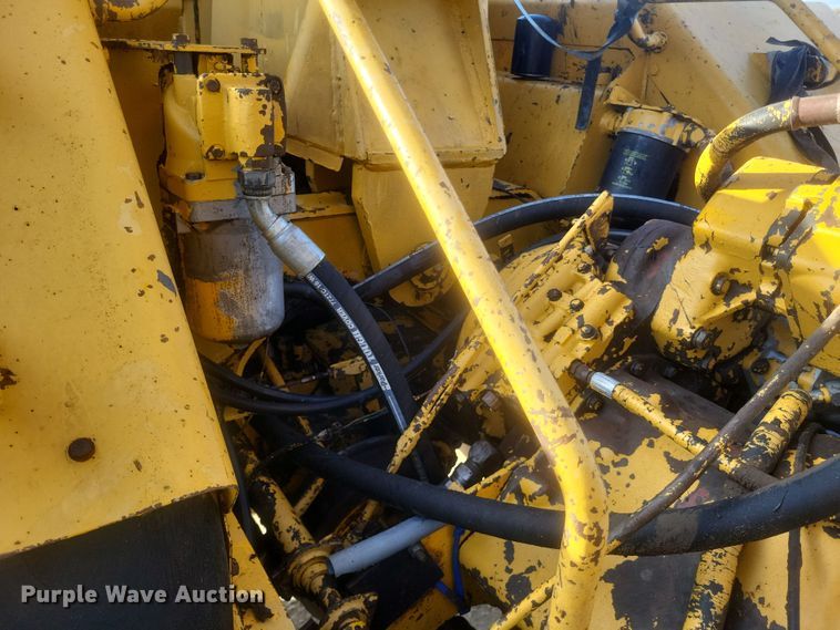 image for item DQ3787 1977 John Deere  762 elevating scraper