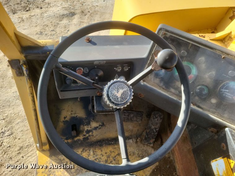 image for item DQ3787 1977 John Deere  762 elevating scraper