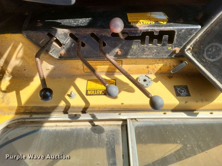 image for item DQ3787 1977 John Deere  762 elevating scraper