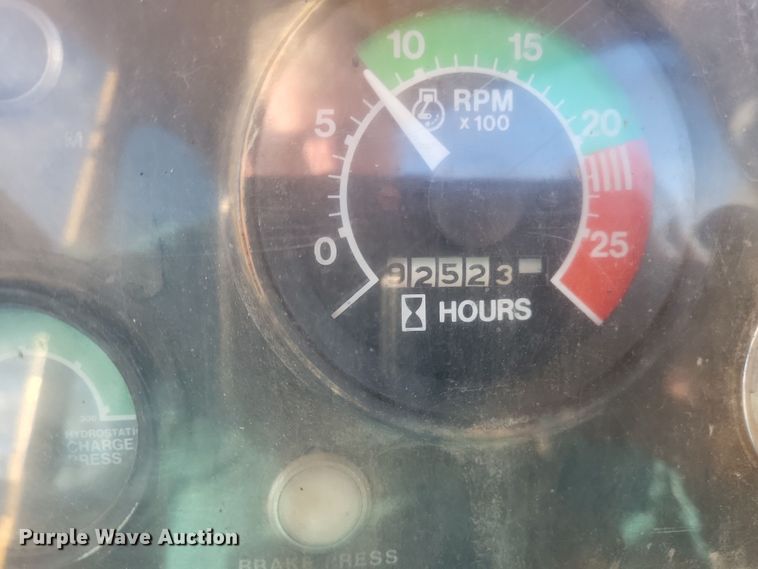 image for item DQ3787 1977 John Deere  762 elevating scraper