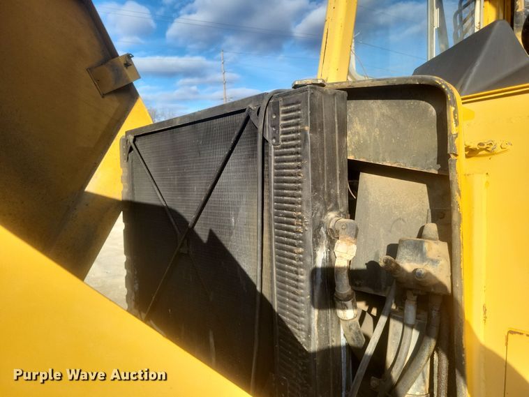 image for item DQ3787 1977 John Deere  762 elevating scraper