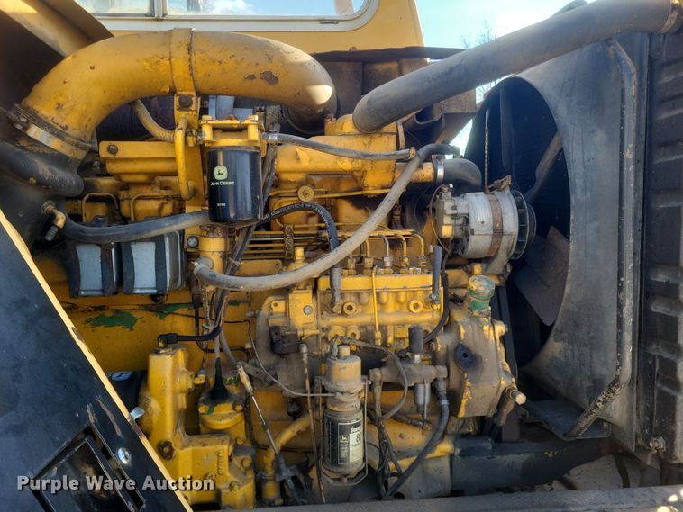 image for item DQ3787 1977 John Deere  762 elevating scraper