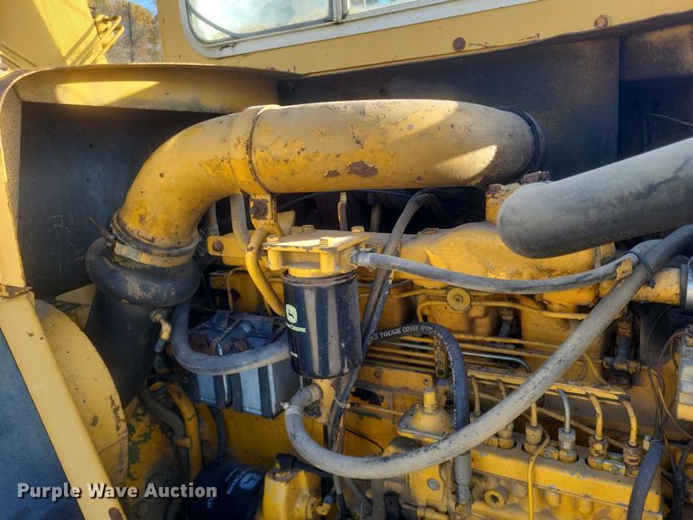 image for item DQ3787 1977 John Deere  762 elevating scraper