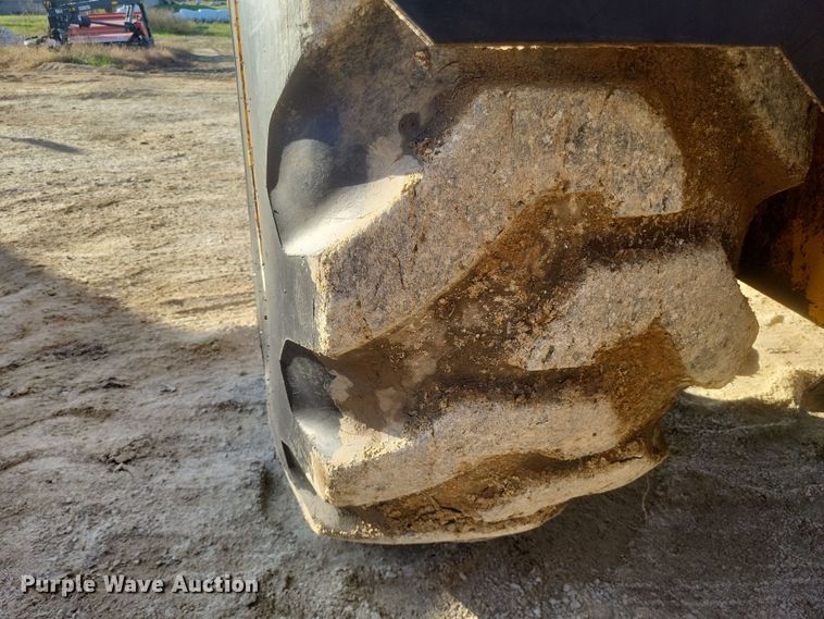 image for item DQ3787 1977 John Deere  762 elevating scraper