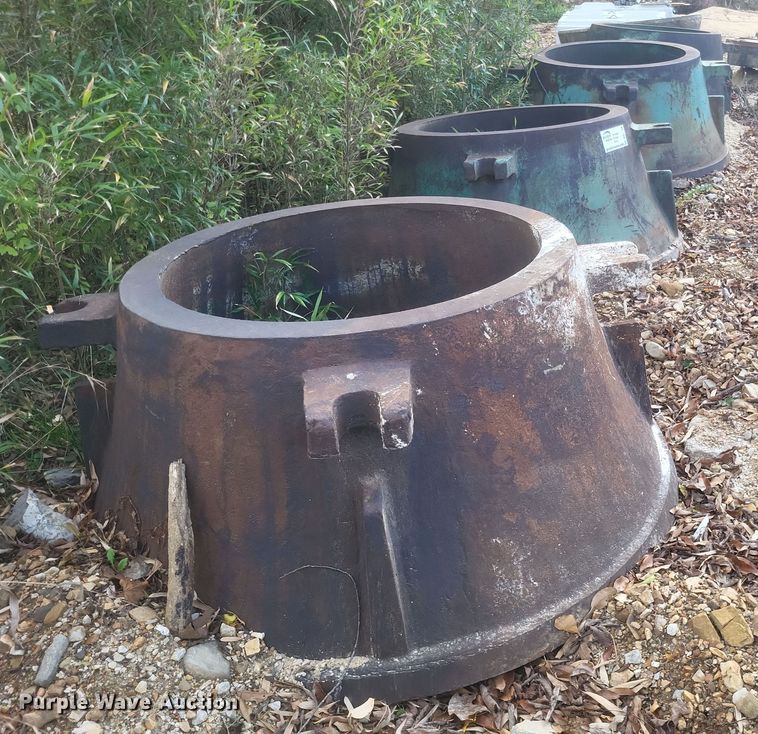 image for item DQ3788 Sandvick 6000 crushing cones