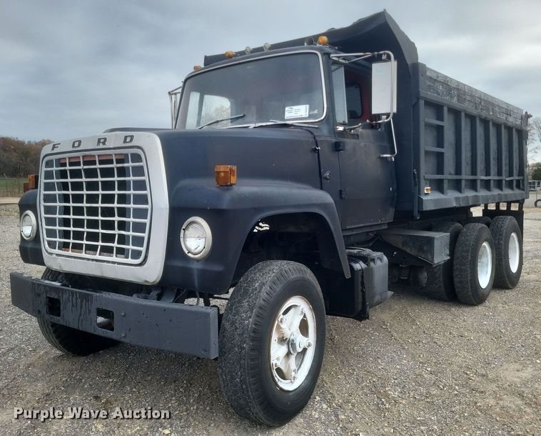 image for item DQ3810 1973 Ford dump truck