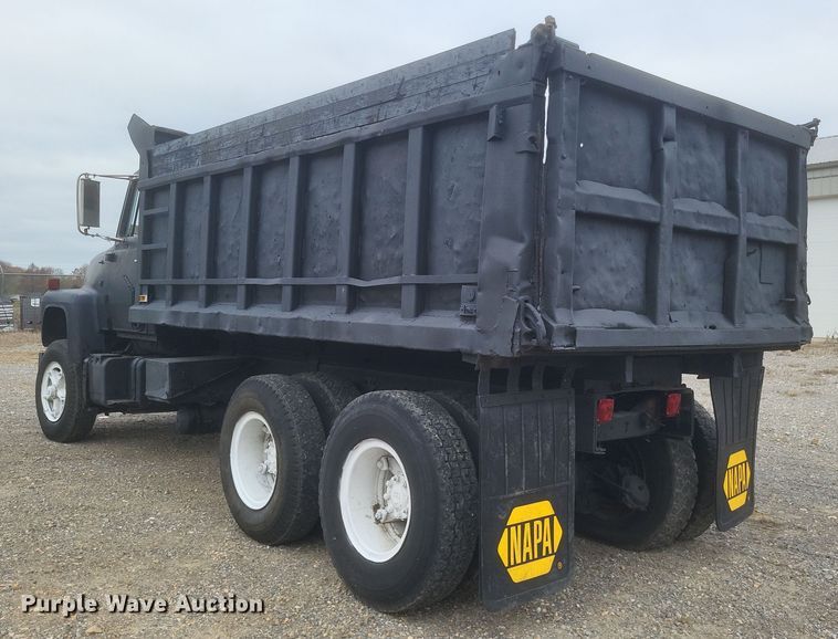 image for item DQ3810 1973 Ford dump truck