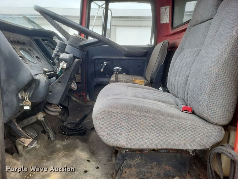 image for item DQ3810 1973 Ford dump truck