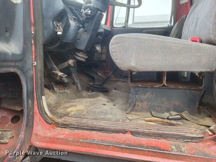 image for item DQ3810 1973 Ford dump truck