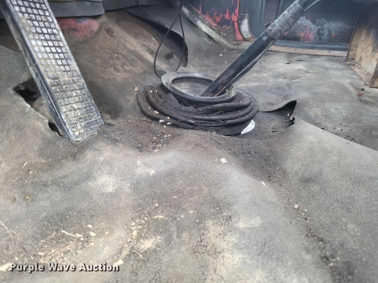 image for item DQ3810 1973 Ford dump truck