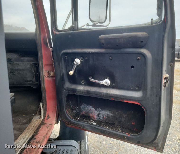 image for item DQ3810 1973 Ford dump truck