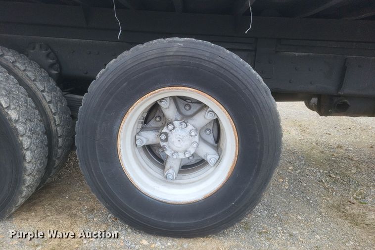 image for item DQ3810 1973 Ford dump truck