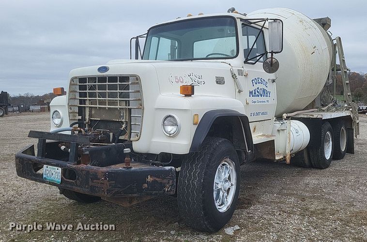 image for item DQ3812 1986 Ford LT9000 ready mix truck
