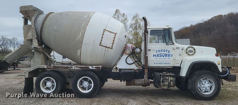 image for item DQ3812 1986 Ford LT9000 ready mix truck