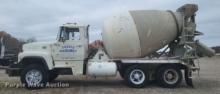 image for item DQ3812 1986 Ford LT9000 ready mix truck