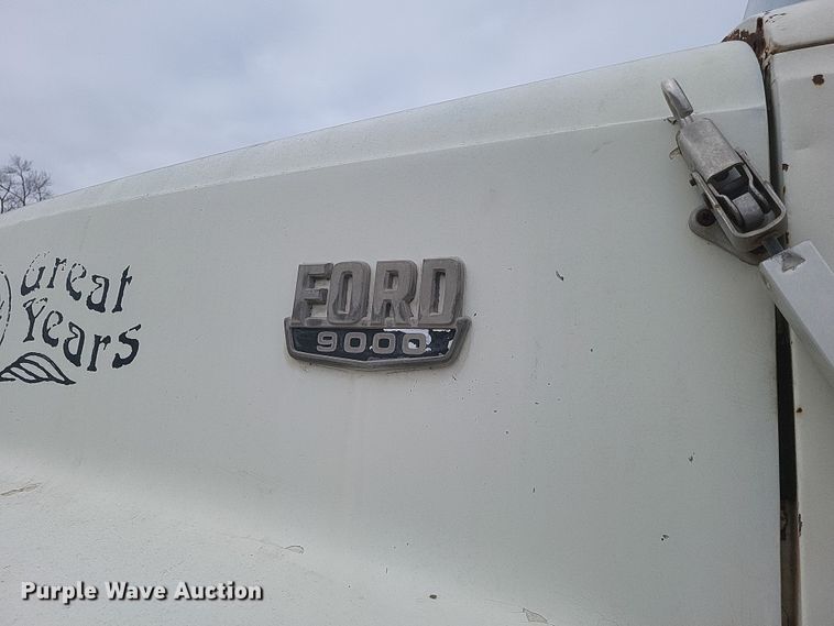 image for item DQ3812 1986 Ford LT9000 ready mix truck