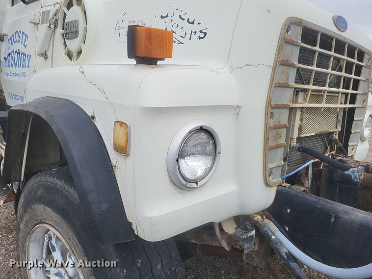 image for item DQ3812 1986 Ford LT9000 ready mix truck