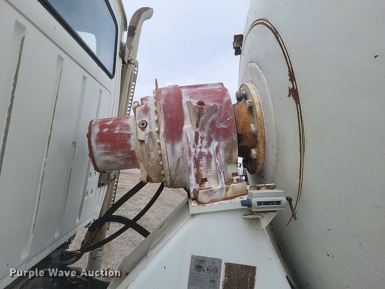 image for item DQ3812 1986 Ford LT9000 ready mix truck