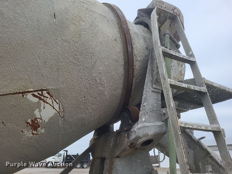 image for item DQ3812 1986 Ford LT9000 ready mix truck