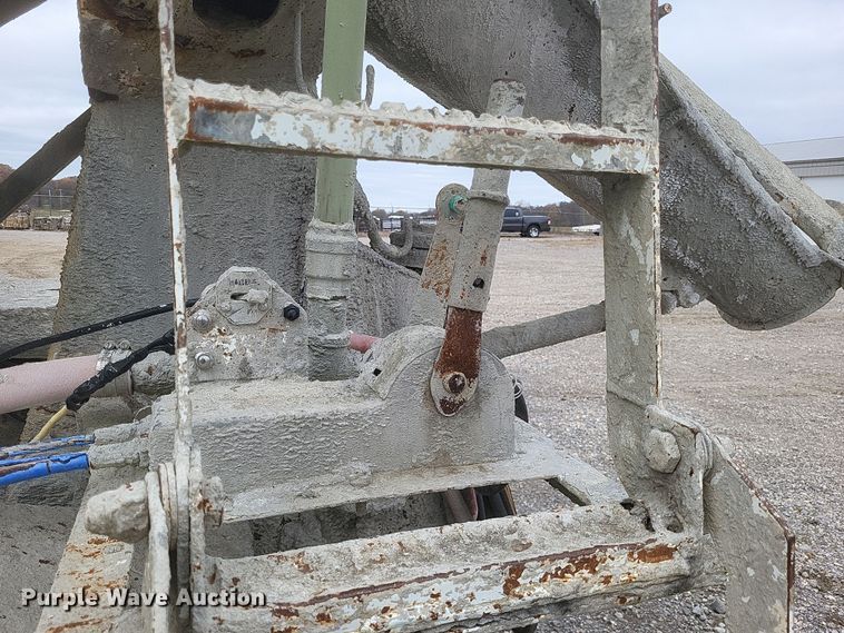 image for item DQ3812 1986 Ford LT9000 ready mix truck