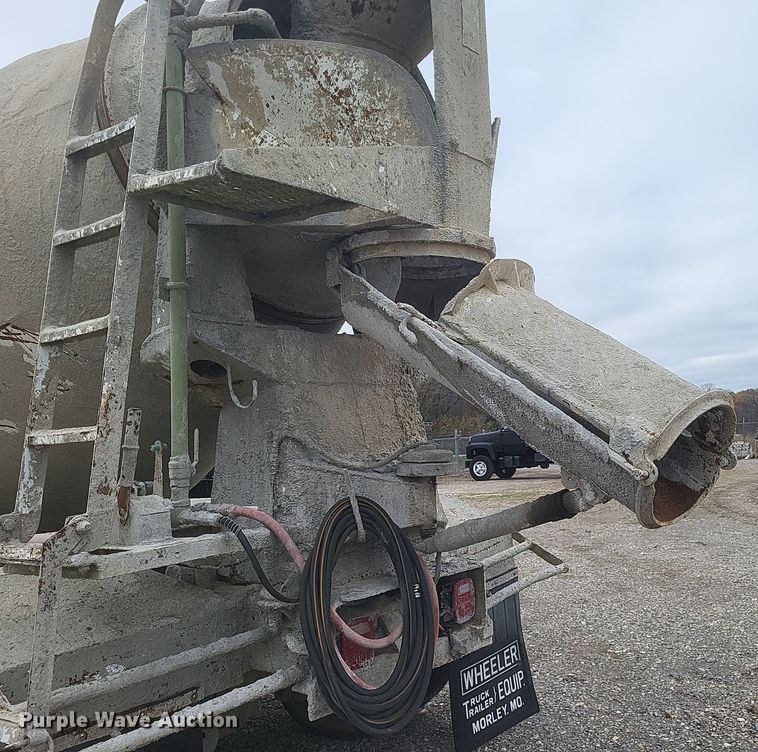 image for item DQ3812 1986 Ford LT9000 ready mix truck