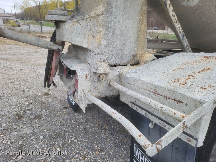 image for item DQ3812 1986 Ford LT9000 ready mix truck