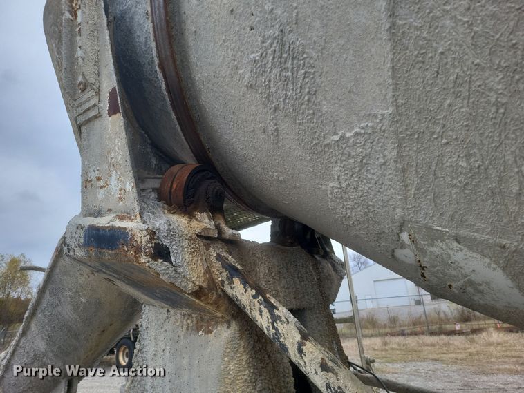 image for item DQ3812 1986 Ford LT9000 ready mix truck