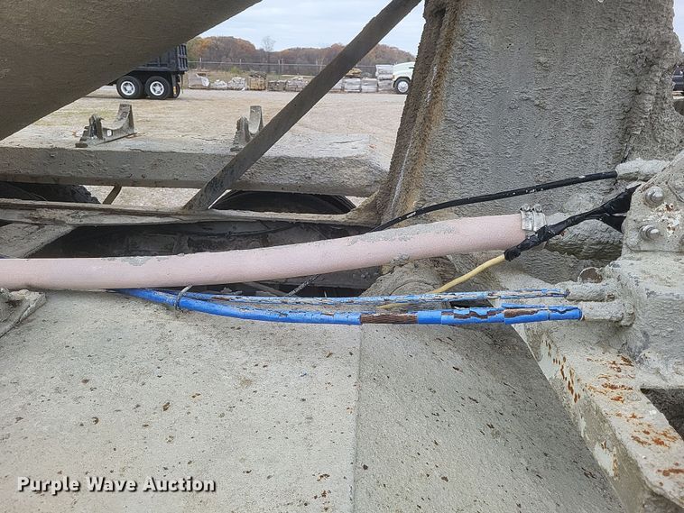 image for item DQ3812 1986 Ford LT9000 ready mix truck