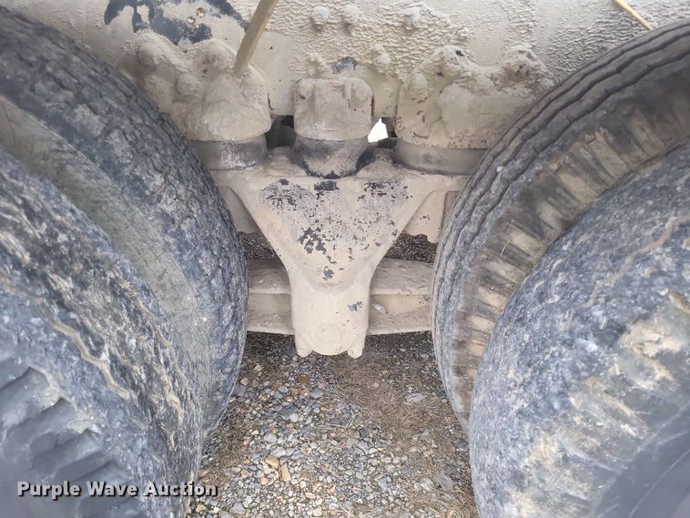 image for item DQ3812 1986 Ford LT9000 ready mix truck