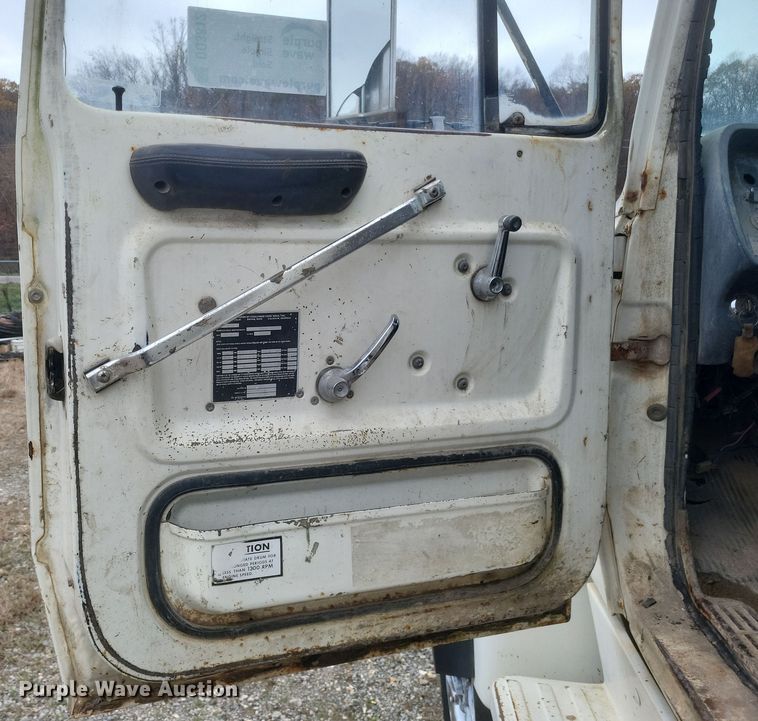 image for item DQ3812 1986 Ford LT9000 ready mix truck