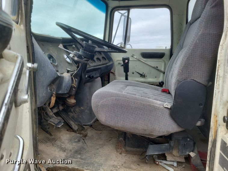 image for item DQ3812 1986 Ford LT9000 ready mix truck