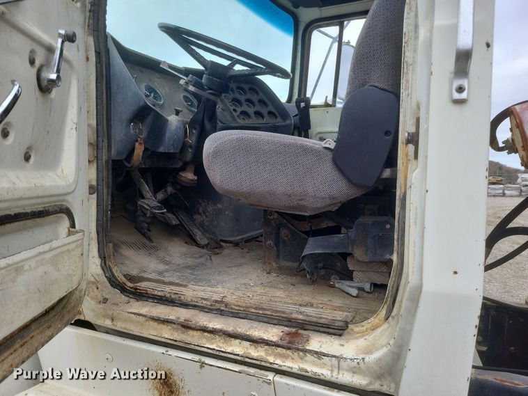 image for item DQ3812 1986 Ford LT9000 ready mix truck