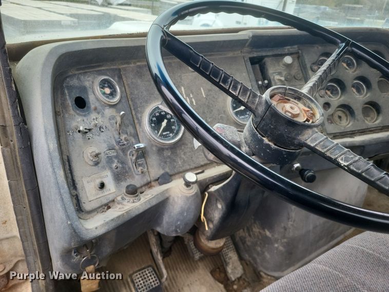 image for item DQ3812 1986 Ford LT9000 ready mix truck